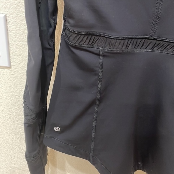 Lululemon Run Reflect Pull Over Black Jacket—Excellent Condition!  Size 6 - Picture 10 of 10